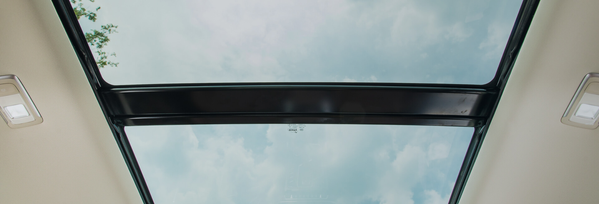 Открытый панорамный люк на крыше - - 3